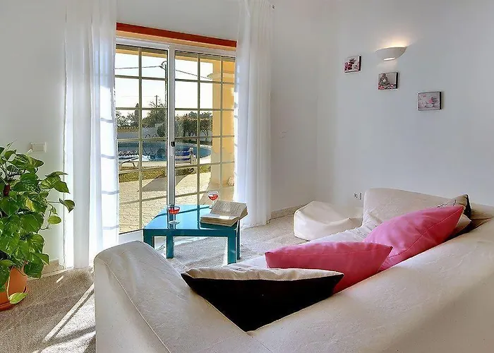 Linda Palace ギーア