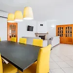 Linda Palace Hébergement de vacances